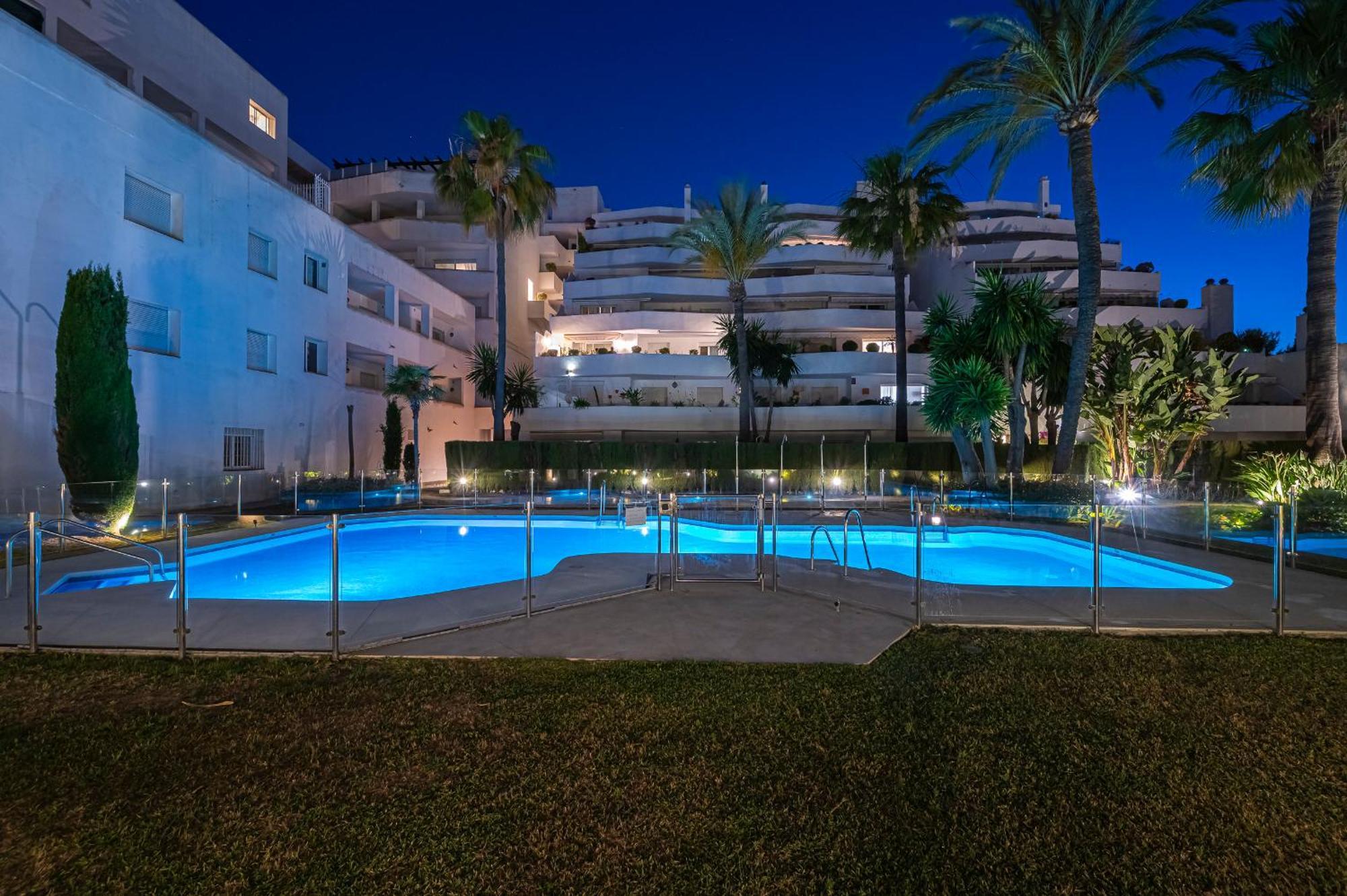 Alloggio in famiglia Dolmen Group- Jardines Andalucia Banus *