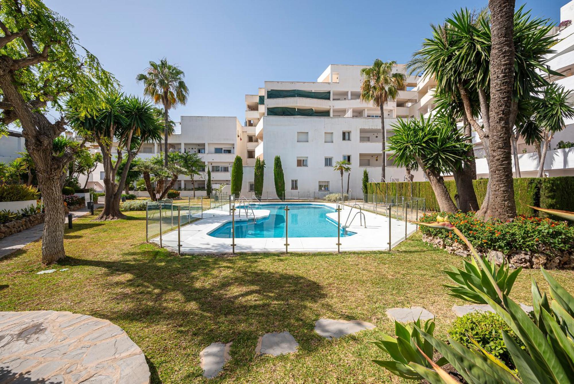 Dolmen Group- Jardines Andalucia Banus Alloggio in famiglia Marbella