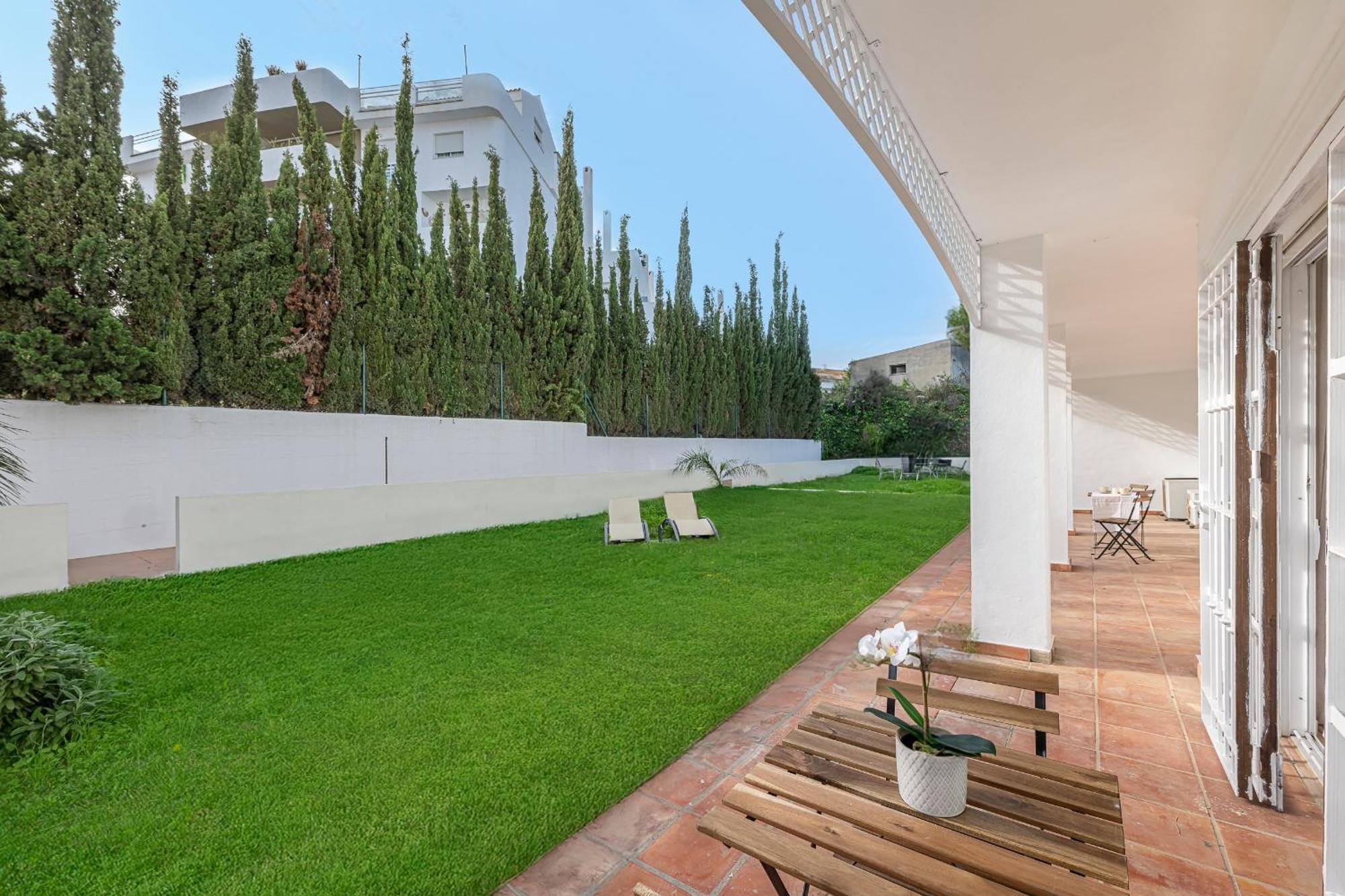 Alloggio in famiglia Dolmen Group- Jardines Andalucia Banus *